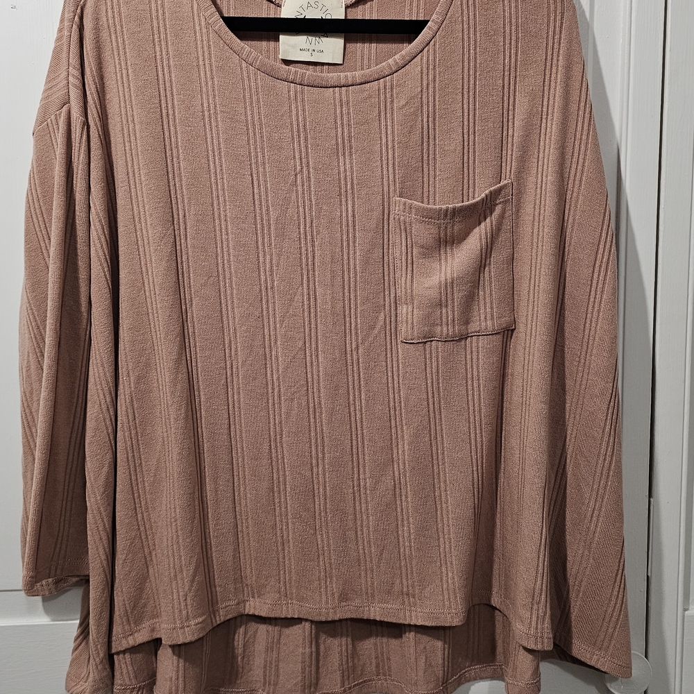 Fantastic Fawn Women's Ribbed Mauve Top. Soft And Luxurious! - Picture 2 of 8